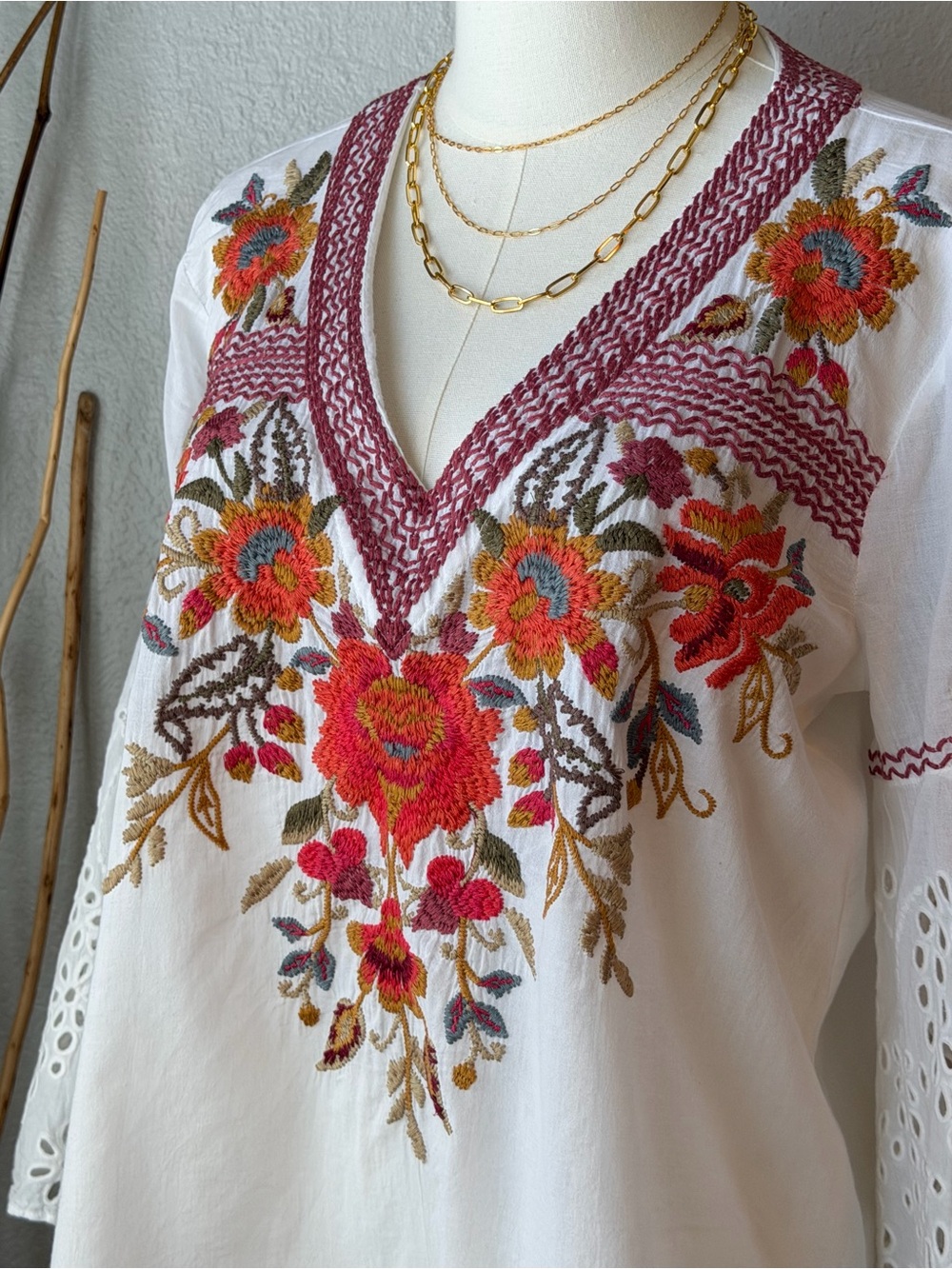 Johnny Was Embroidered V-Neck Bell Sleeve Top - White with Red Floral Sz Medium - Picture 3 of 11